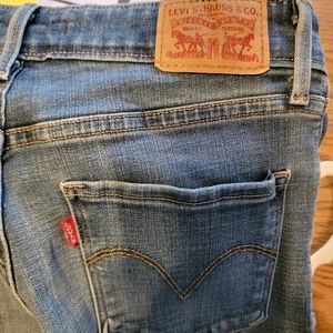 Levi's Mid Rise Skinny 4